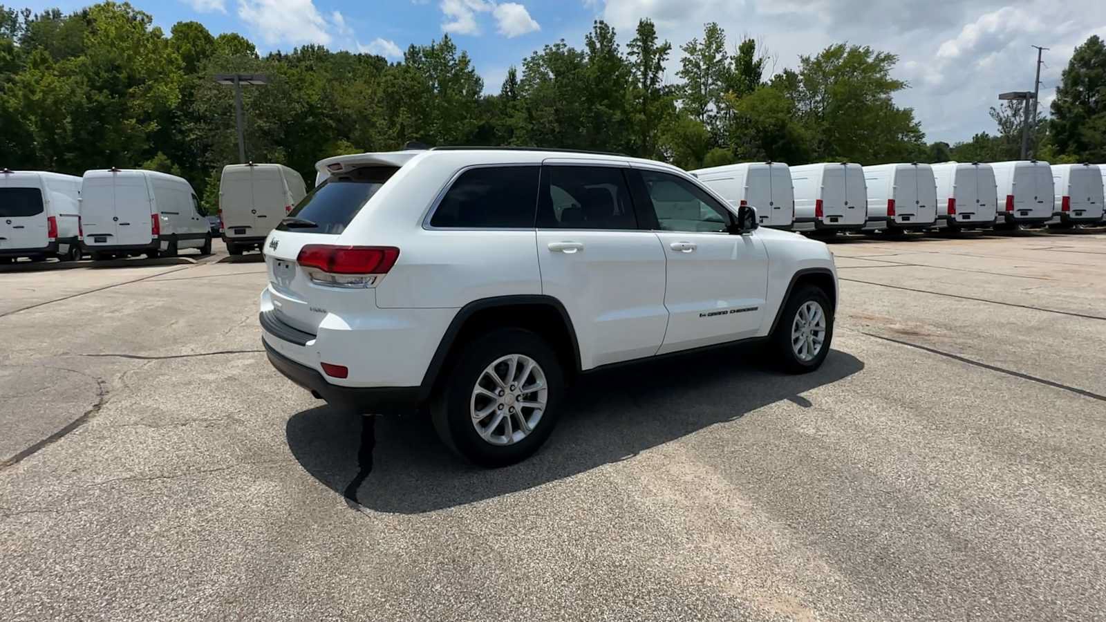 Used 2022 Jeep Grand Cherokee Laredo E w/ Security & Convenience Group AWD/4WD image 8