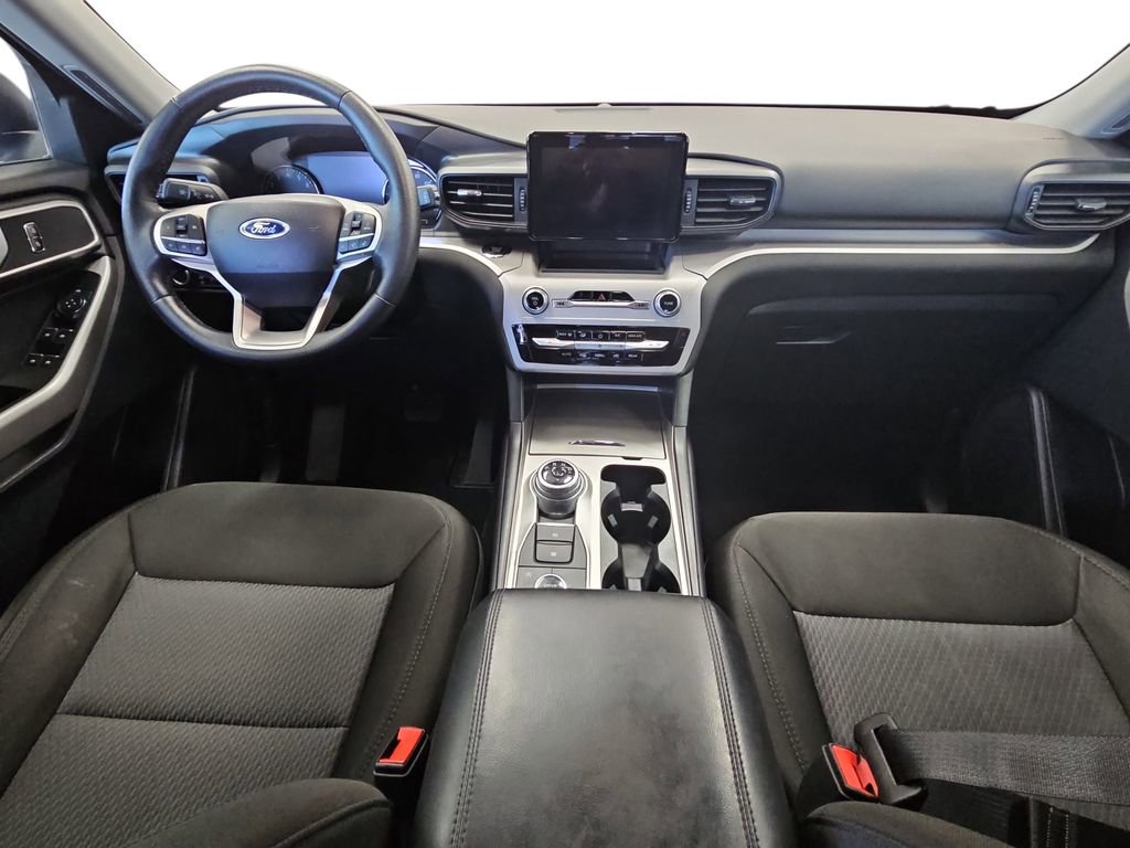 Used 2024 Ford Explorer XLT image 9