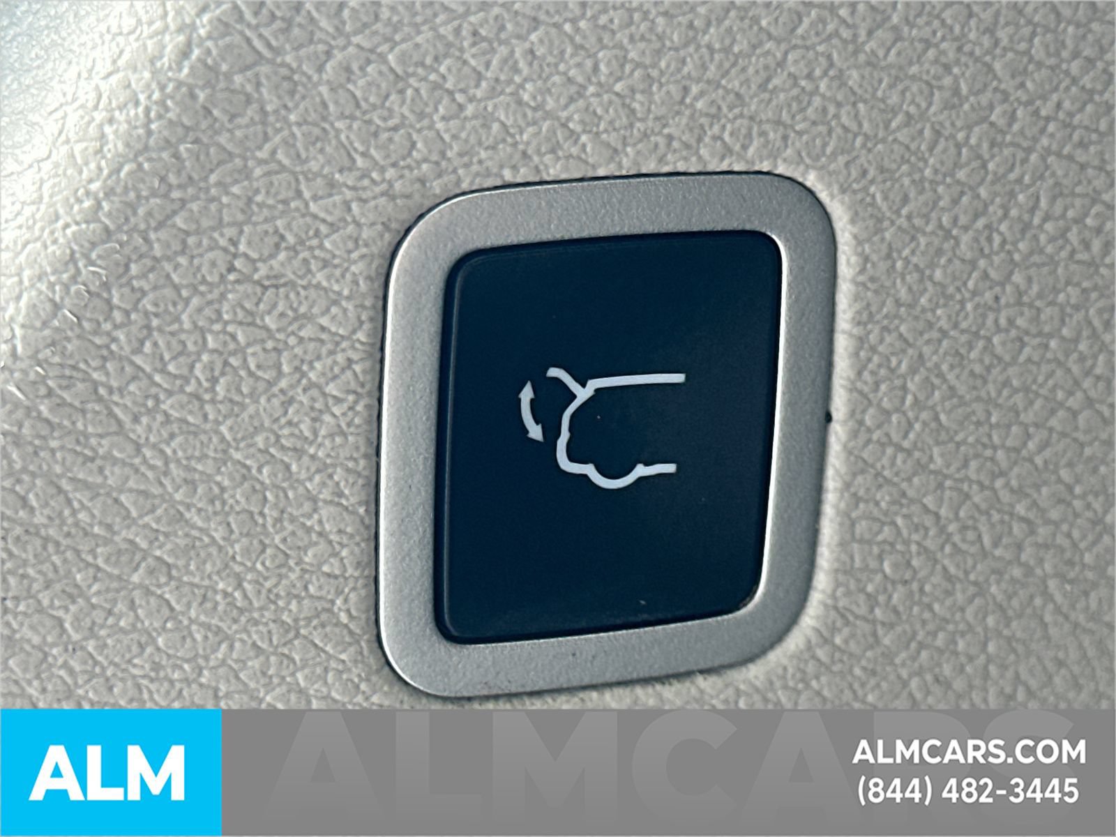 Used 2023 Chrysler Pacifica Touring-L FWD image 23