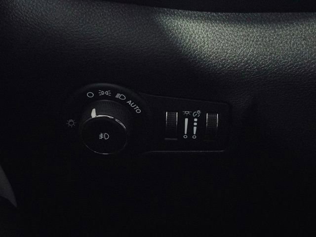 Used 2024 Jeep Compass Limited image 27