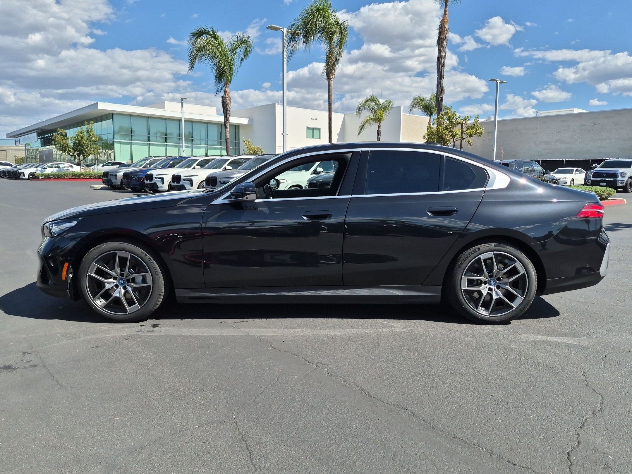 Certified 2024 BMW i5 eDrive40i w/ Premium Package RWD image 7