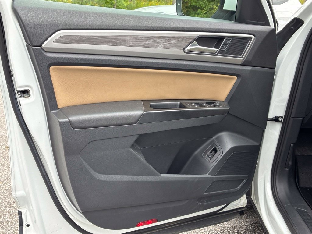 Used 2020 Volkswagen Atlas Cross Sport SE w/ Panoramic Sunroof Package AWD/4WD image 39