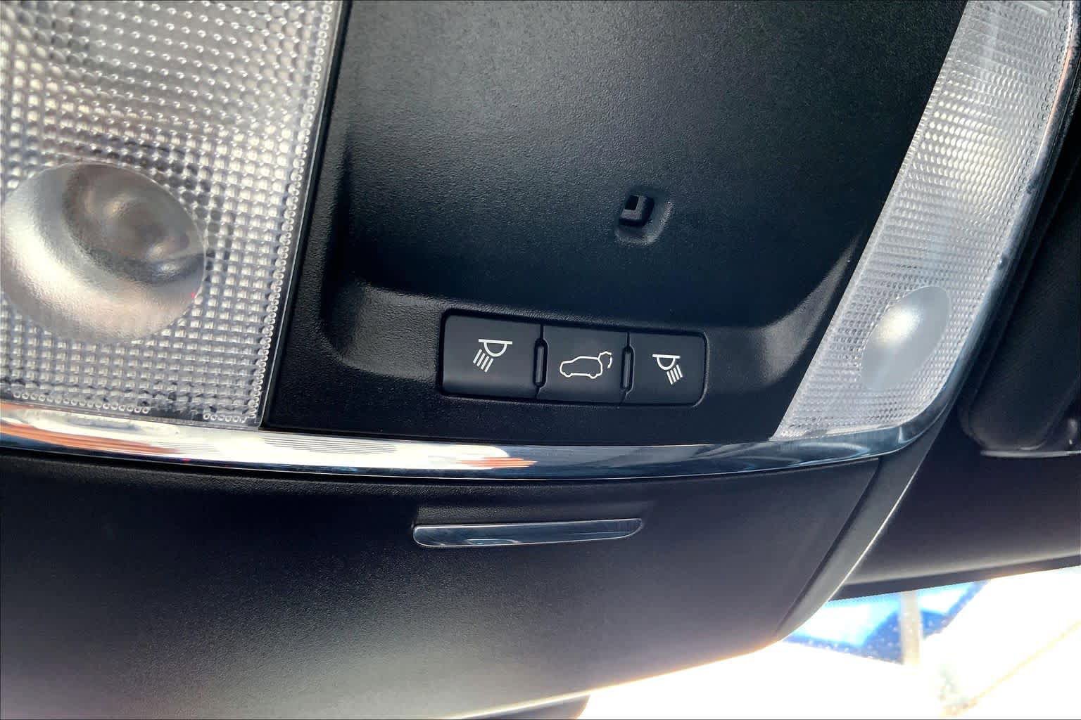 Used 2020 Dodge Durango SXT image 36