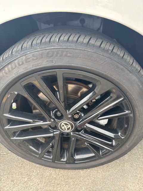 Used 2025 Toyota Camry SE image 13