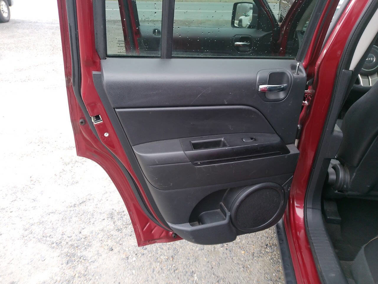 Used 2014 Jeep Patriot Latitude w/ Freedom Edition Package image 21