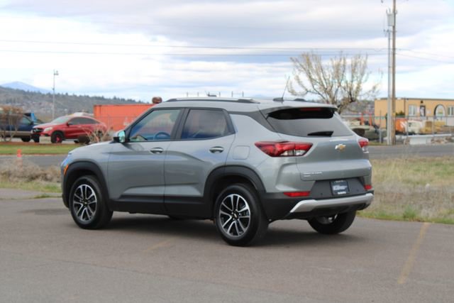 Used 2024 Chevrolet TrailBlazer LT w/ LT Cold Weather Package image 4