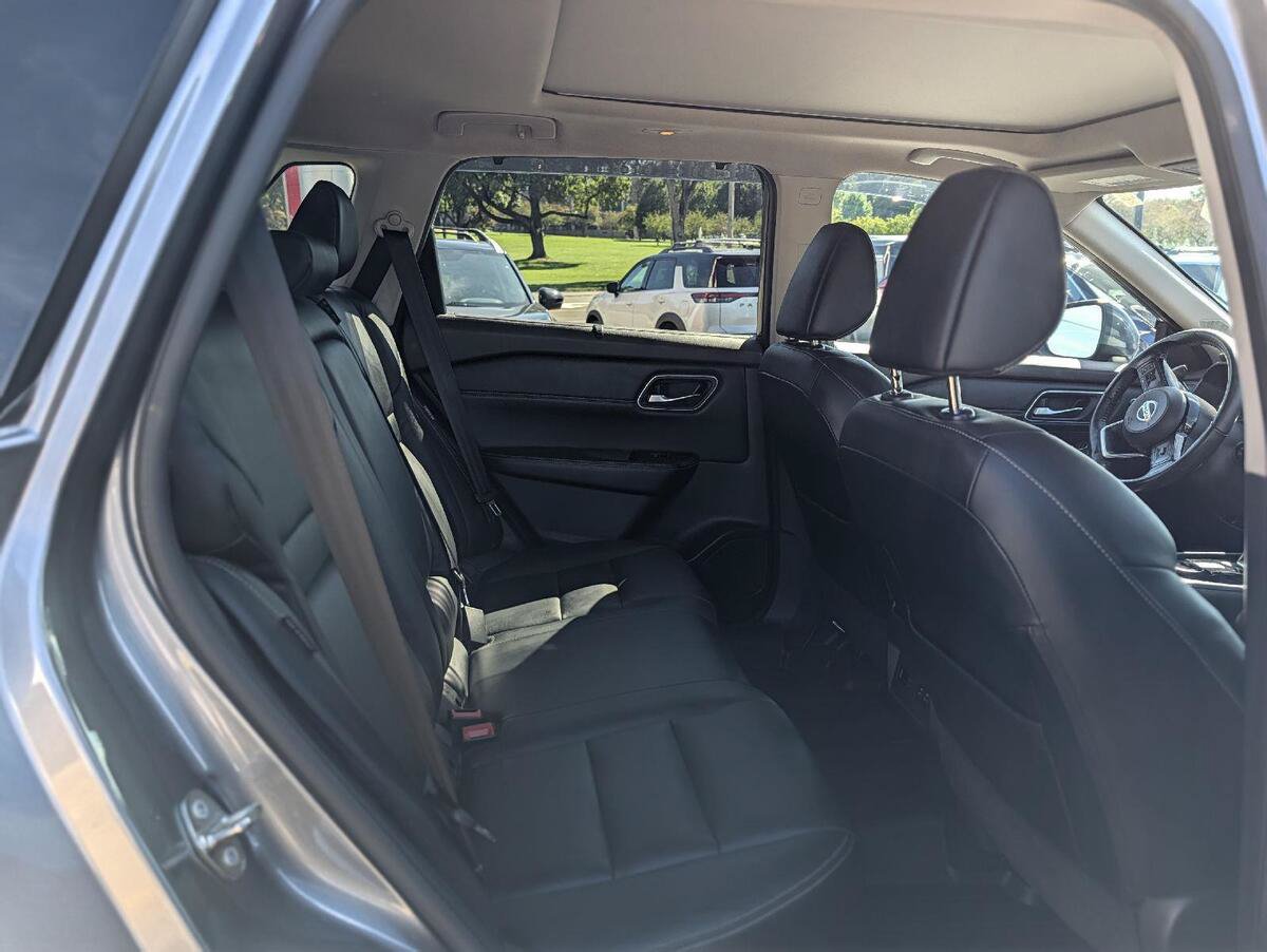 Used 2021 Nissan Rogue SL w/ Premium Package AWD/4WD image 40