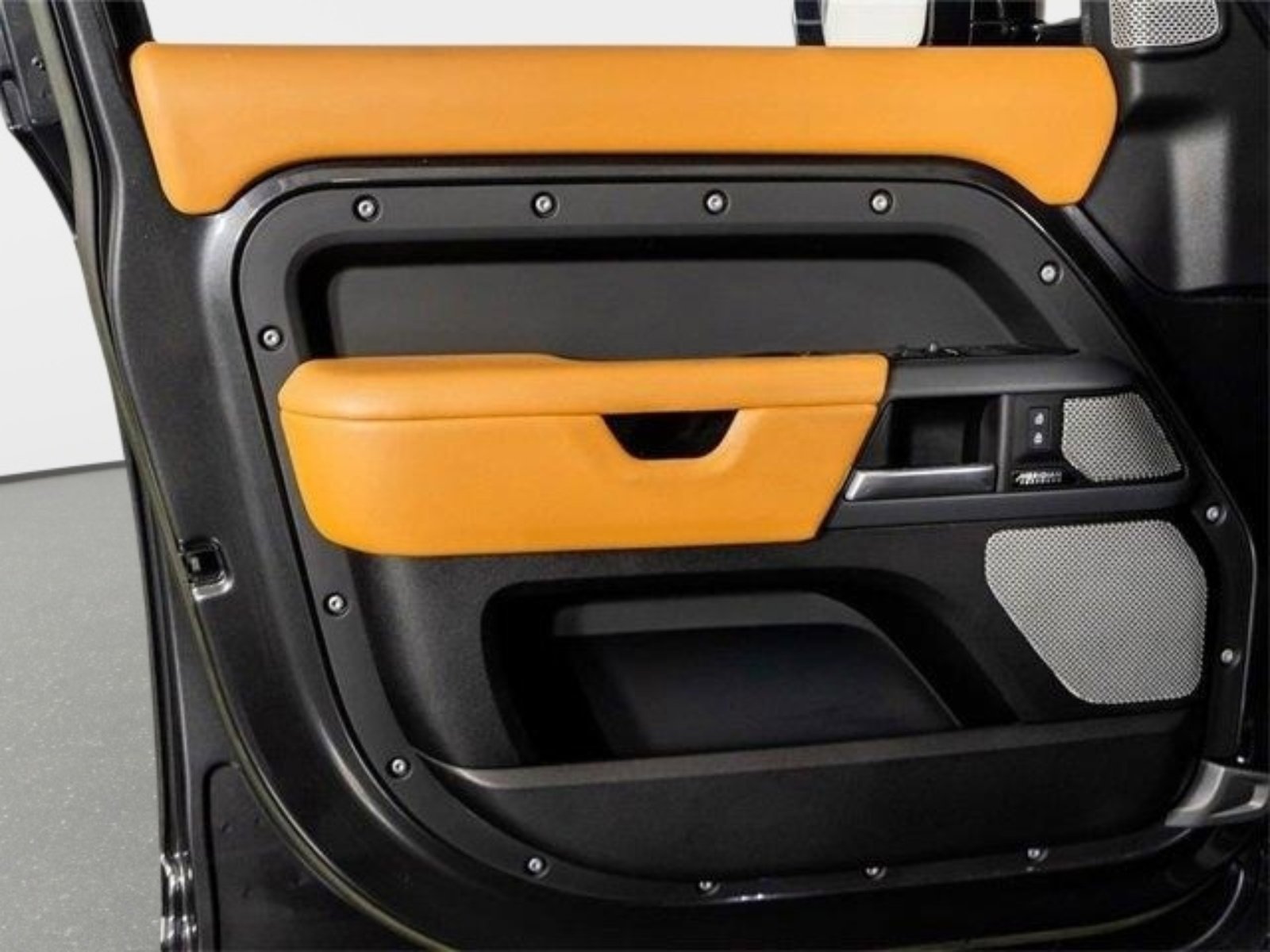 Used 2023 Land Rover Defender 130 X image 43