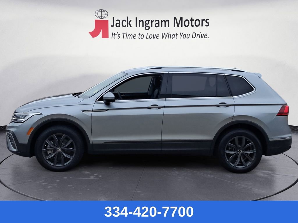 Used 2023 Volkswagen Tiguan SE image 2