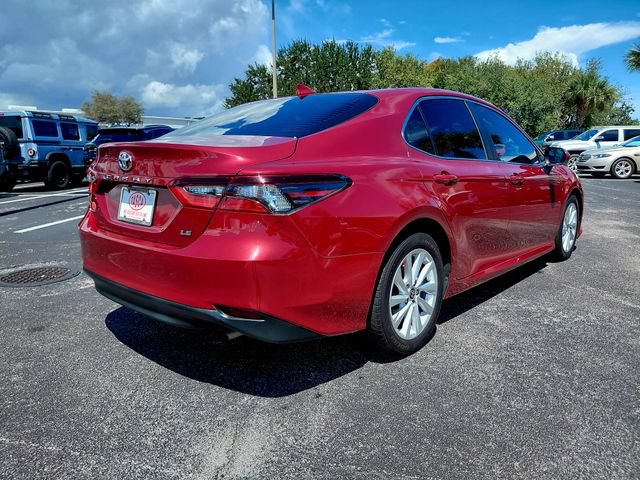 Used 2022 Toyota Camry LE FWD image 4