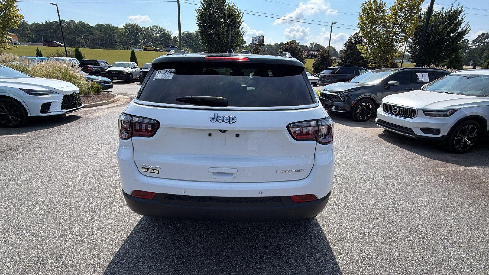 Used 2025 Jeep Compass Limited AWD/4WD image 9