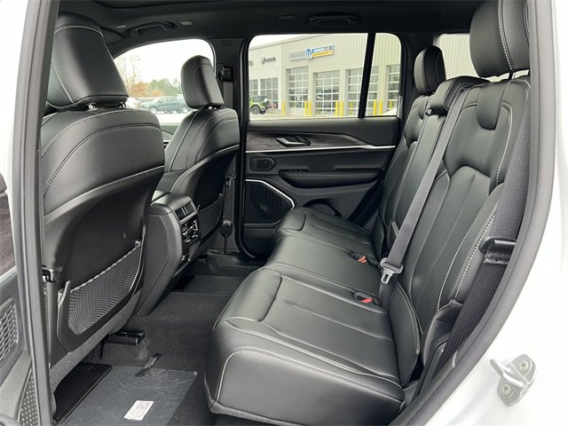 New 2025 Jeep Grand Cherokee Limited w/ Black Appearance Package image 5