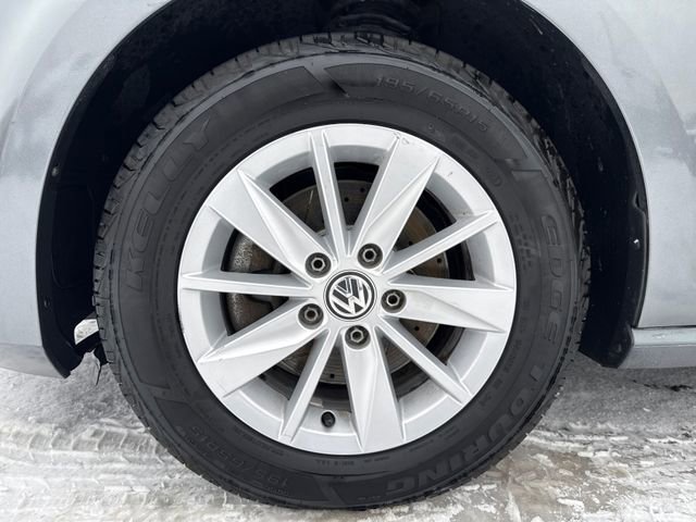 Used 2017 Volkswagen Golf S FWD image 26
