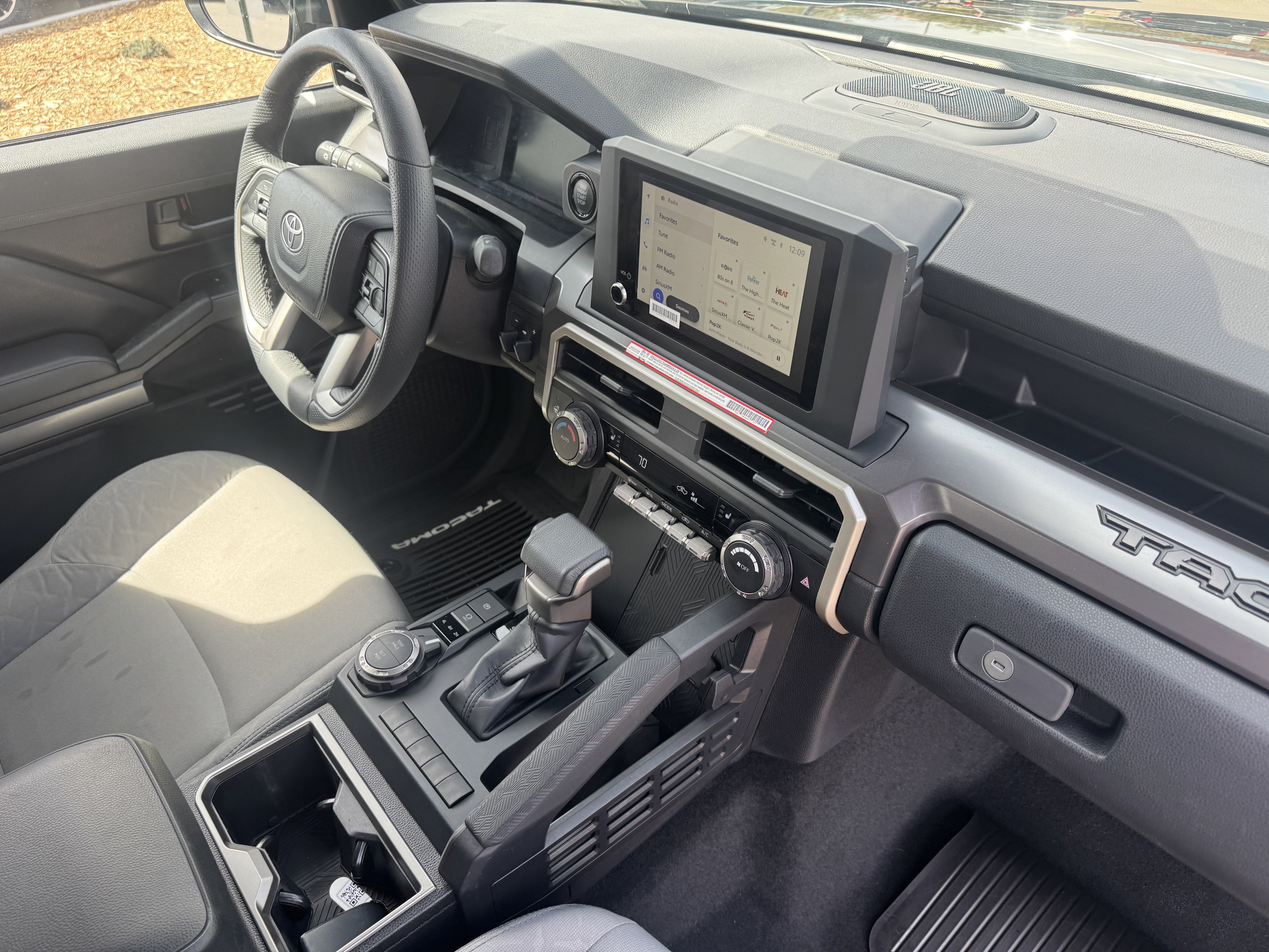 Certified 2025 Toyota Tacoma SR5 AWD/4WD image 19