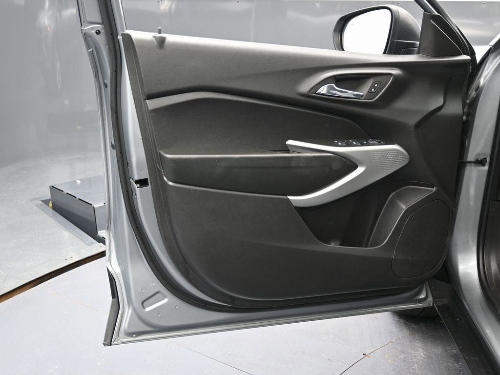 Used 2024 Chevrolet Trax LS w/ Driver Confidence Package image 35