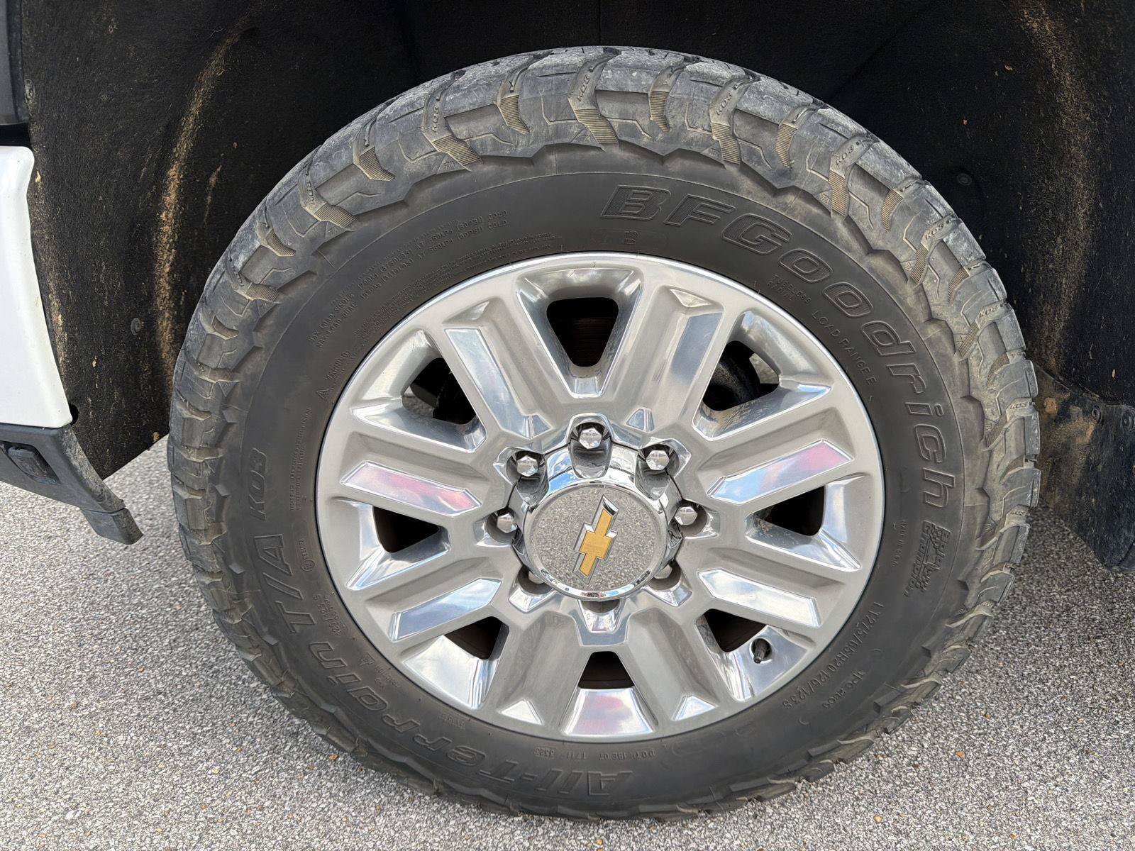Used 2024 Chevrolet Silverado 2500 High Country w/ Technology Package AWD/4WD image 10