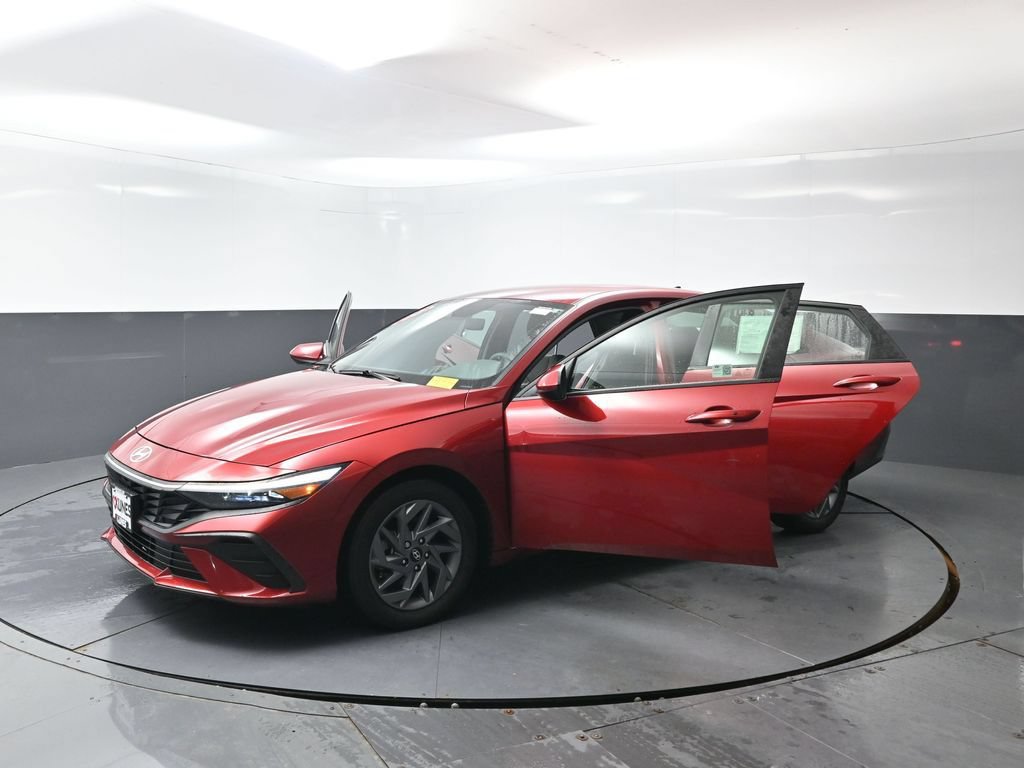 Used 2024 Hyundai Elantra SEL FWD image 55