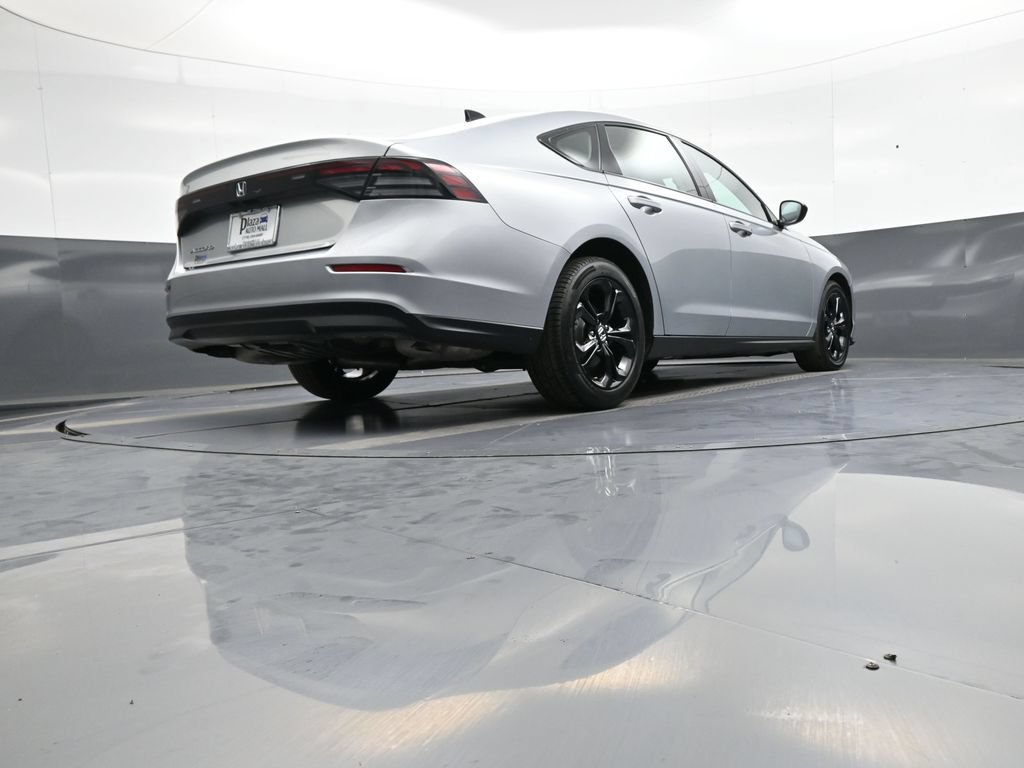 Certified 2025 Honda Accord SE image 29