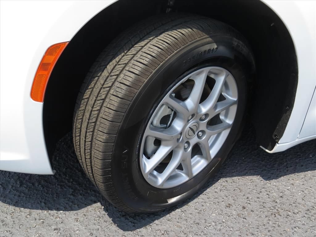 Used 2025 Chrysler Pacifica Select FWD image 18