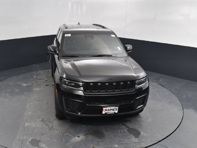 New 2026 Jeep Grand Cherokee Altitude AWD/4WD image 38