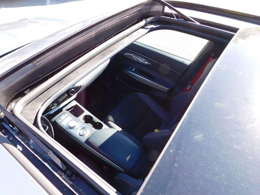 Used 2023 Genesis GV70 2.5T w/ Sport Prestige Package image 13