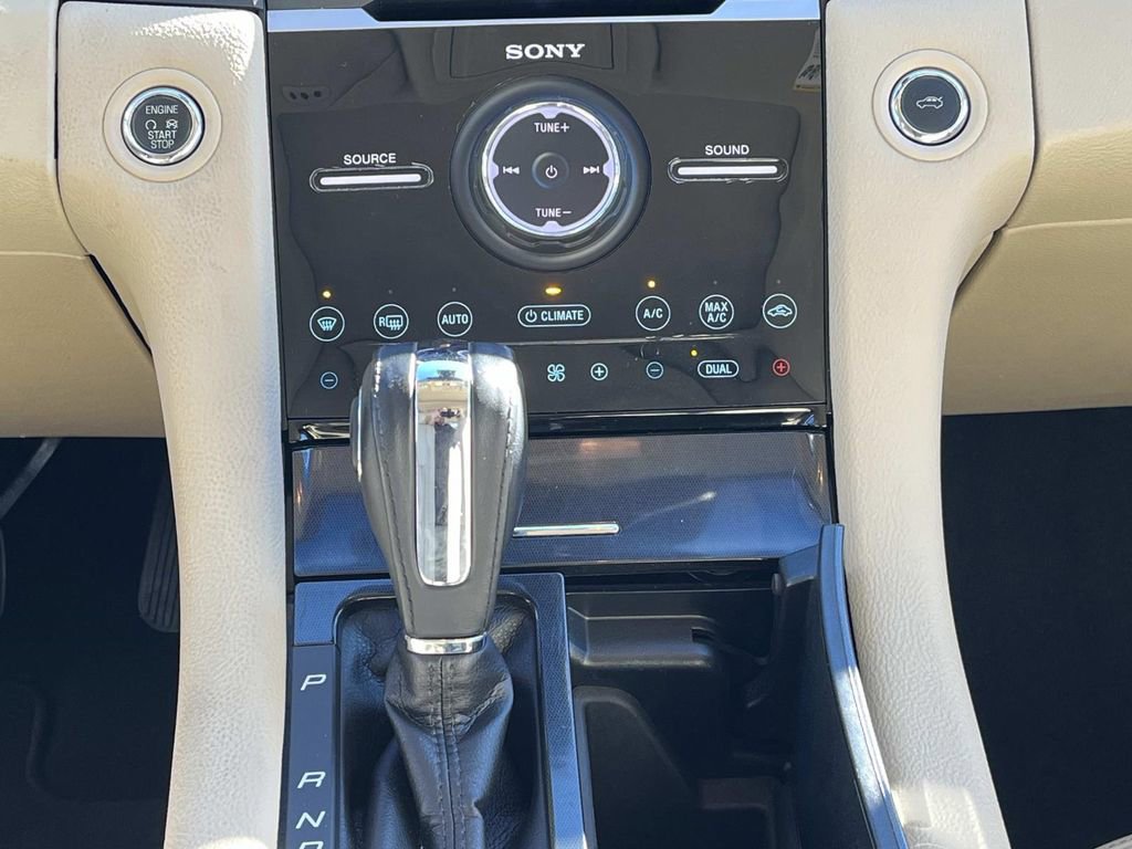 Used 2019 Ford Taurus Limited image 14