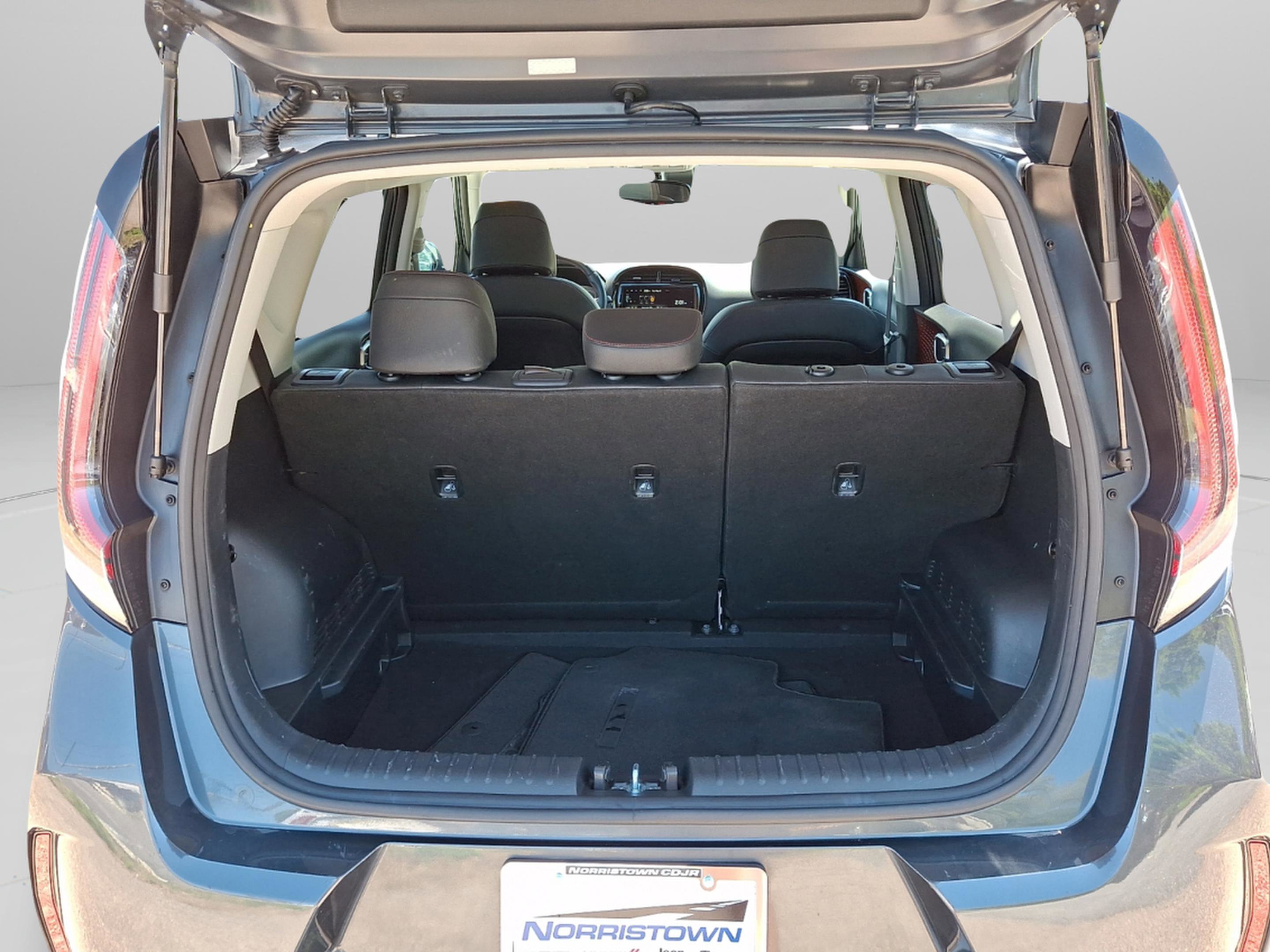 Used 2023 Kia Soul GT-Line FWD image 27