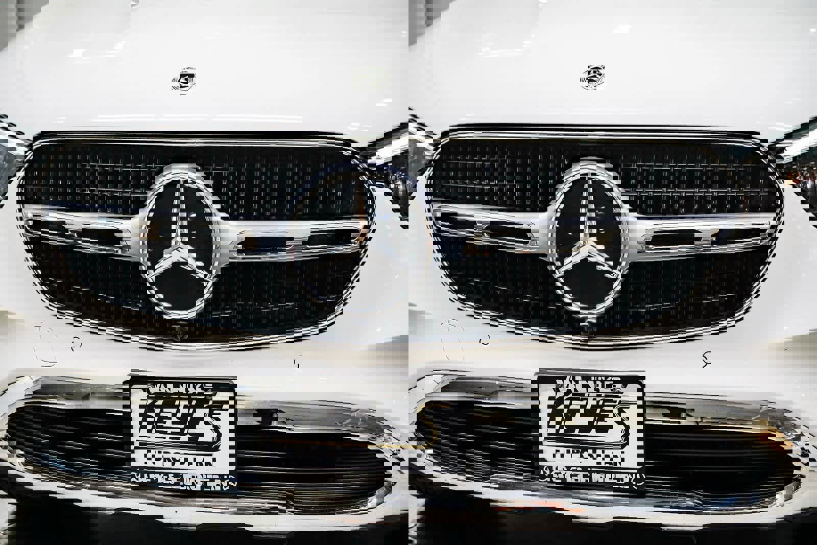 Used 2025 Mercedes-Benz GLC 300 image 8