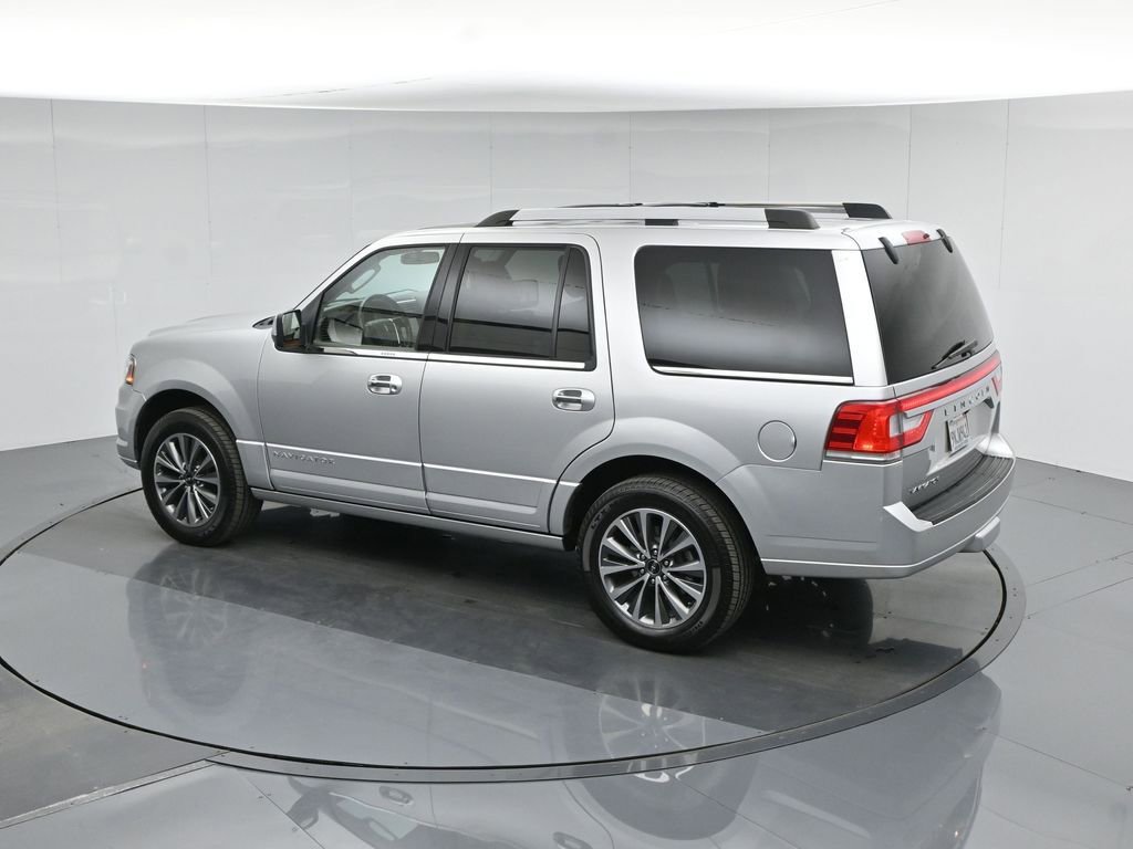 Used 2017 Lincoln Navigator Select image 27