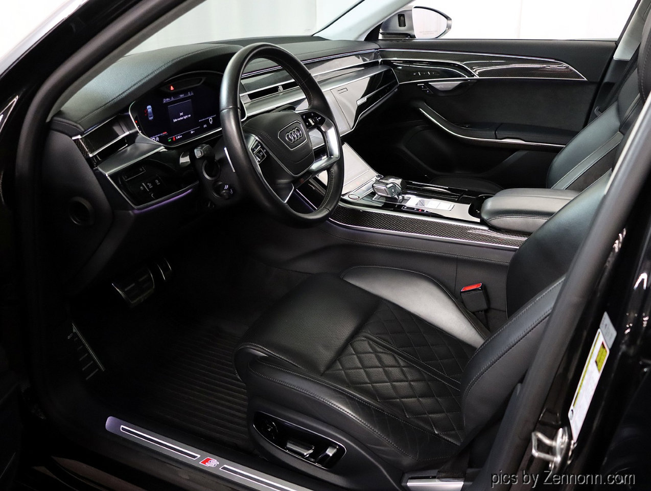 Used 2020 Audi S8 L w/ S8 Executive Package image 11