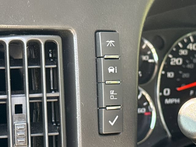 Used 2011 GMC Savana 1500 RWD image 16