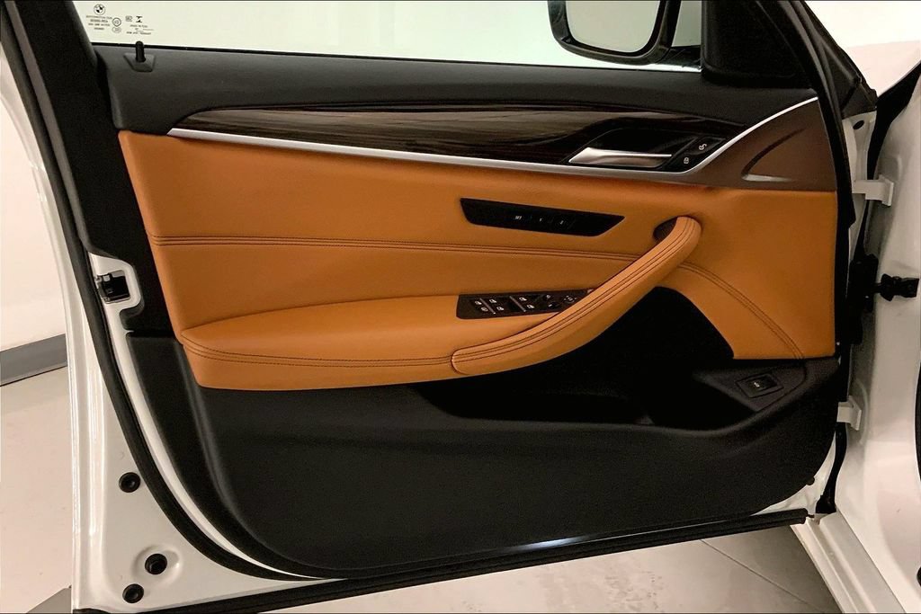 Used 2019 BMW 540i w/ Executive Package RWD image 24