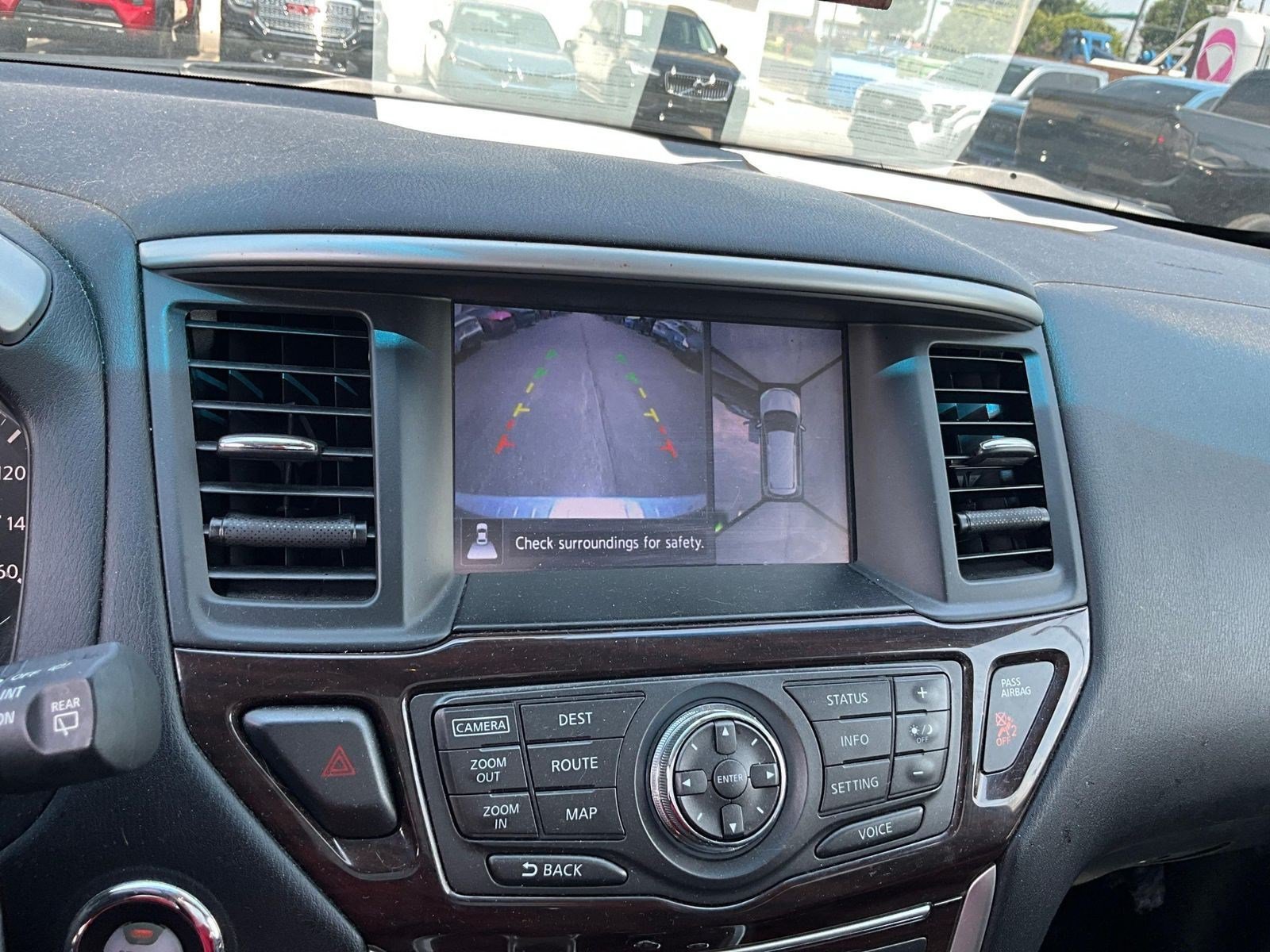 Used 2015 Nissan Pathfinder Platinum FWD image 13