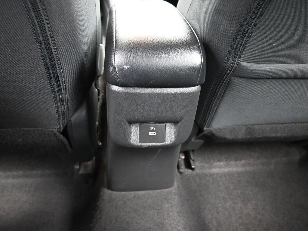 Used 2023 Nissan Versa SV image 34