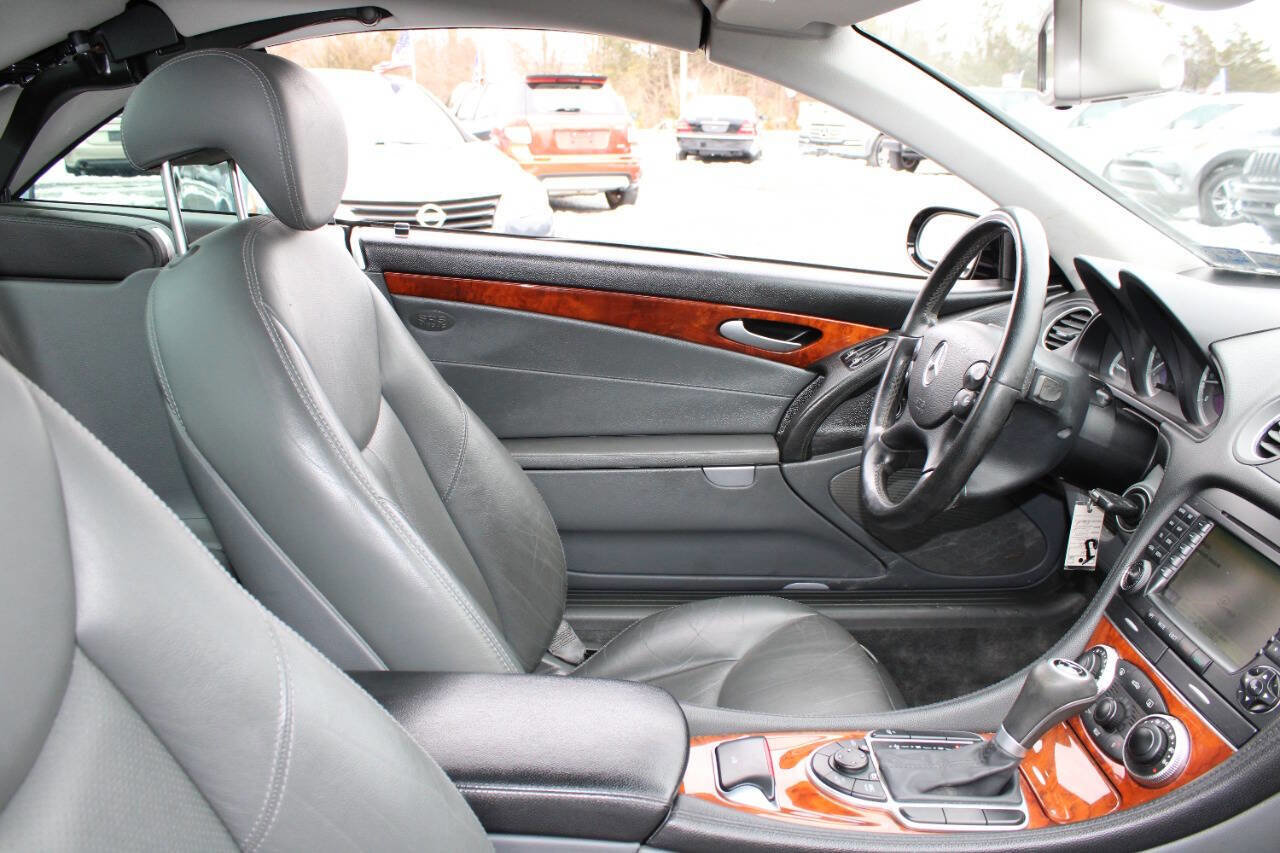 Used 2005 Mercedes-Benz SL 500 w/ AMG Sport Pkg image 19