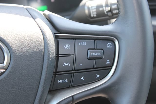 Certified 2025 Lexus UX 300h FWD image 17