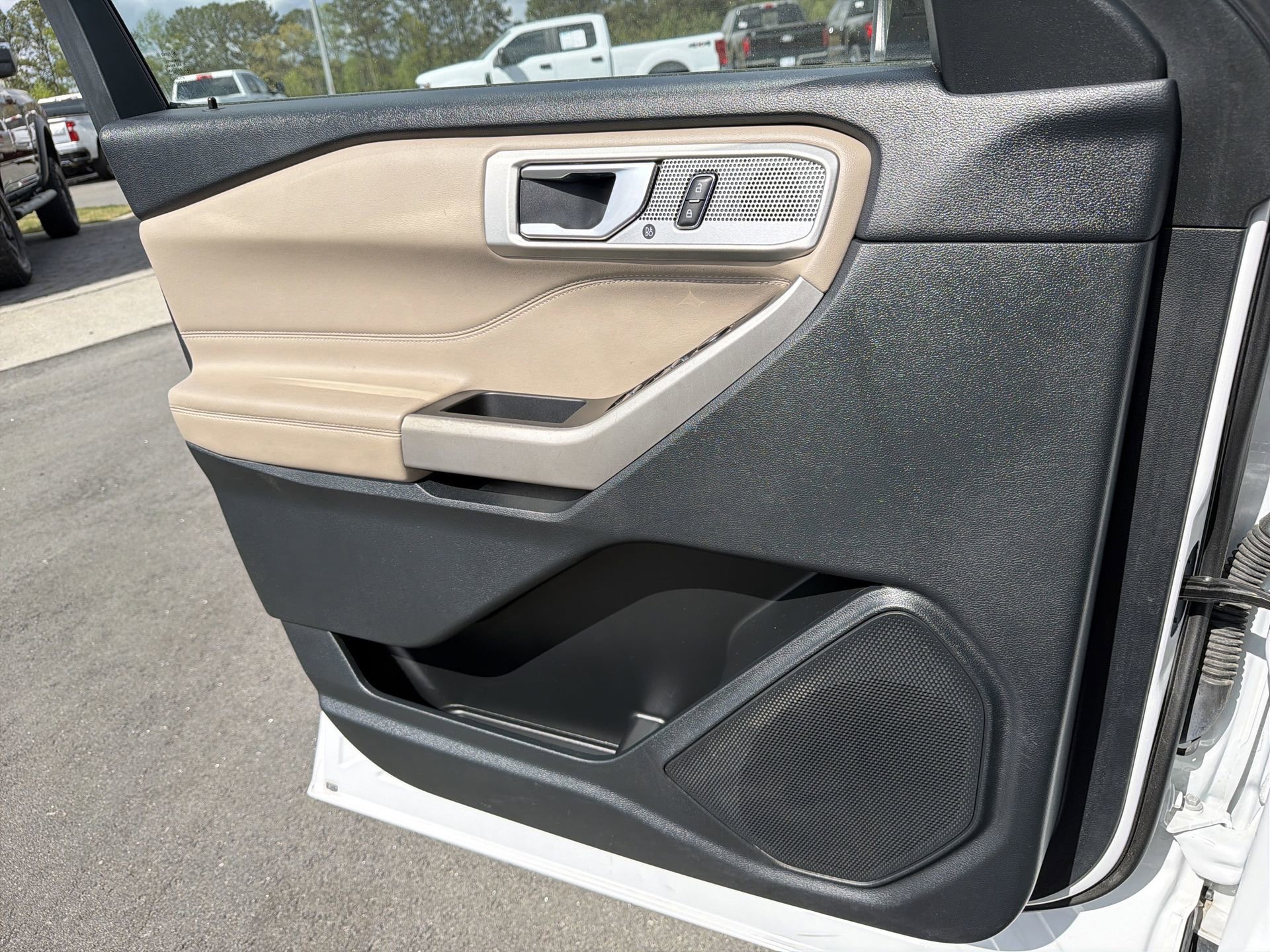 Certified 2023 Ford Explorer Limited image 16