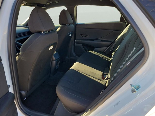 Used 2025 Hyundai Elantra Sport image 9