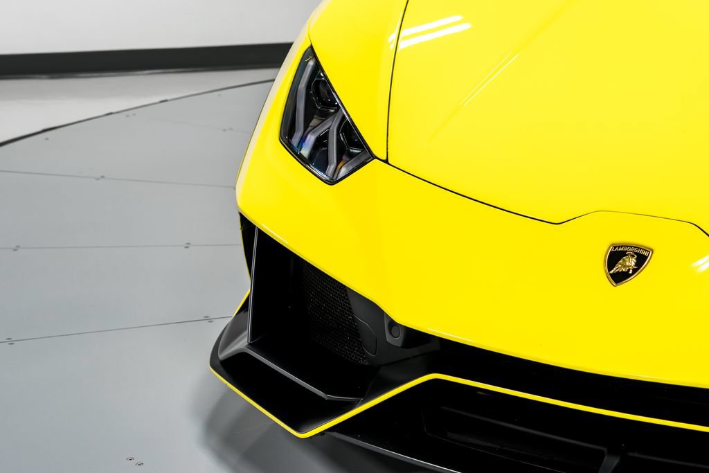 Used 2022 Lamborghini Huracan EVO AWD/4WD image 40