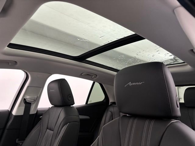 New 2026 Buick Envision Avenir image 4