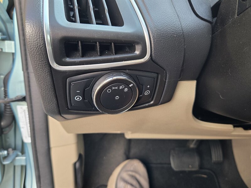 Used 2012 Ford Focus Electric Hatchback FWD image 12
