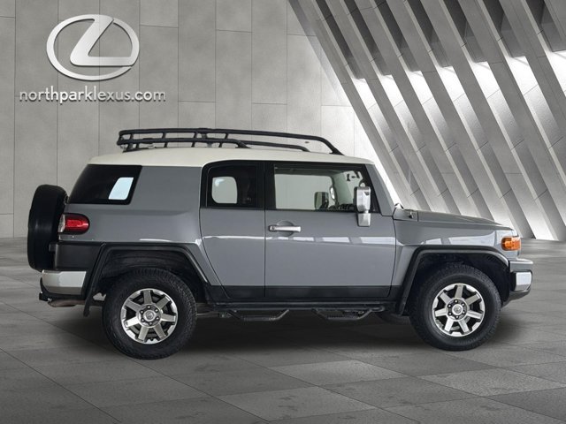 Used 2014 Toyota FJ Cruiser 4WD w/ Upgrade Package image 4