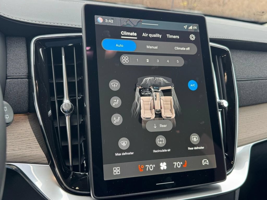 New 2026 Volvo XC90 T8 Plus w/ Protection Package Premier AWD/4WD image 19