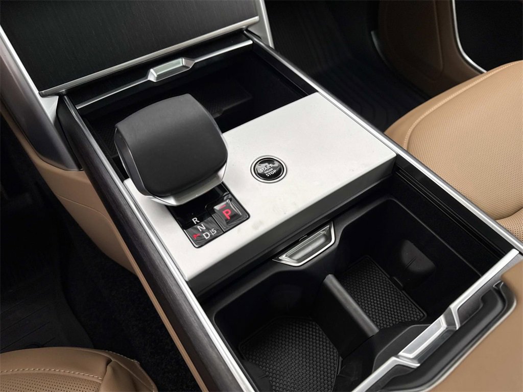 New 2025 Land Rover Range Rover SE image 26