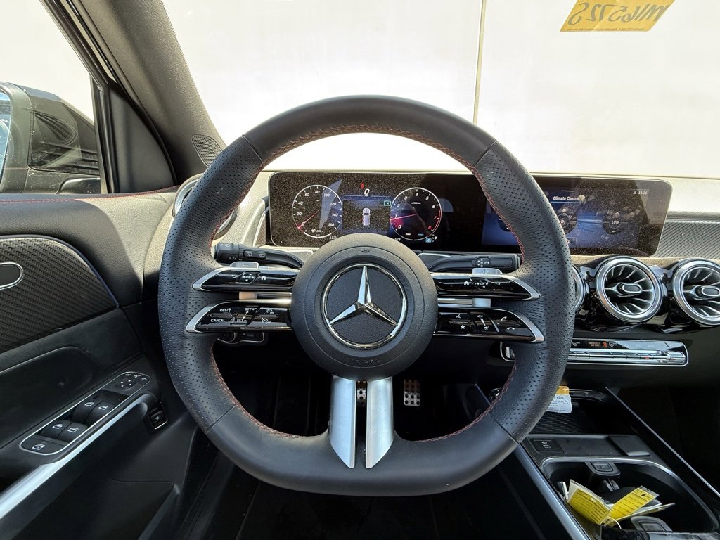 Used 2024 Mercedes-Benz GLB 250 4MATIC image 5