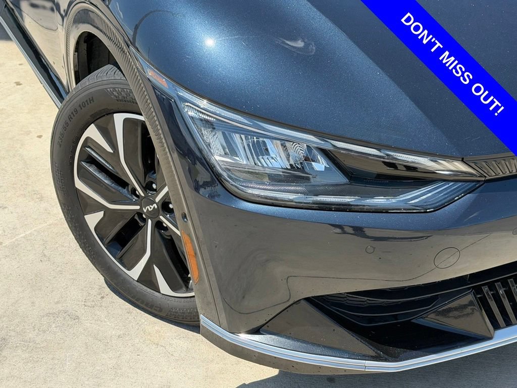 Used 2022 Kia EV6 Wind w/ Wind Technology Package AWD/4WD image 2