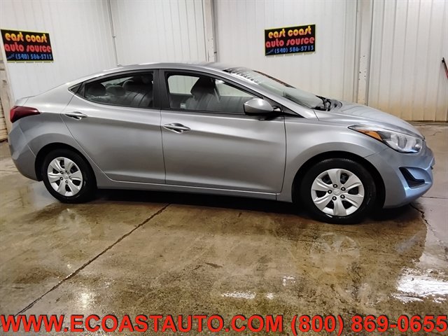 Used 2016 Hyundai Elantra SE FWD image 2