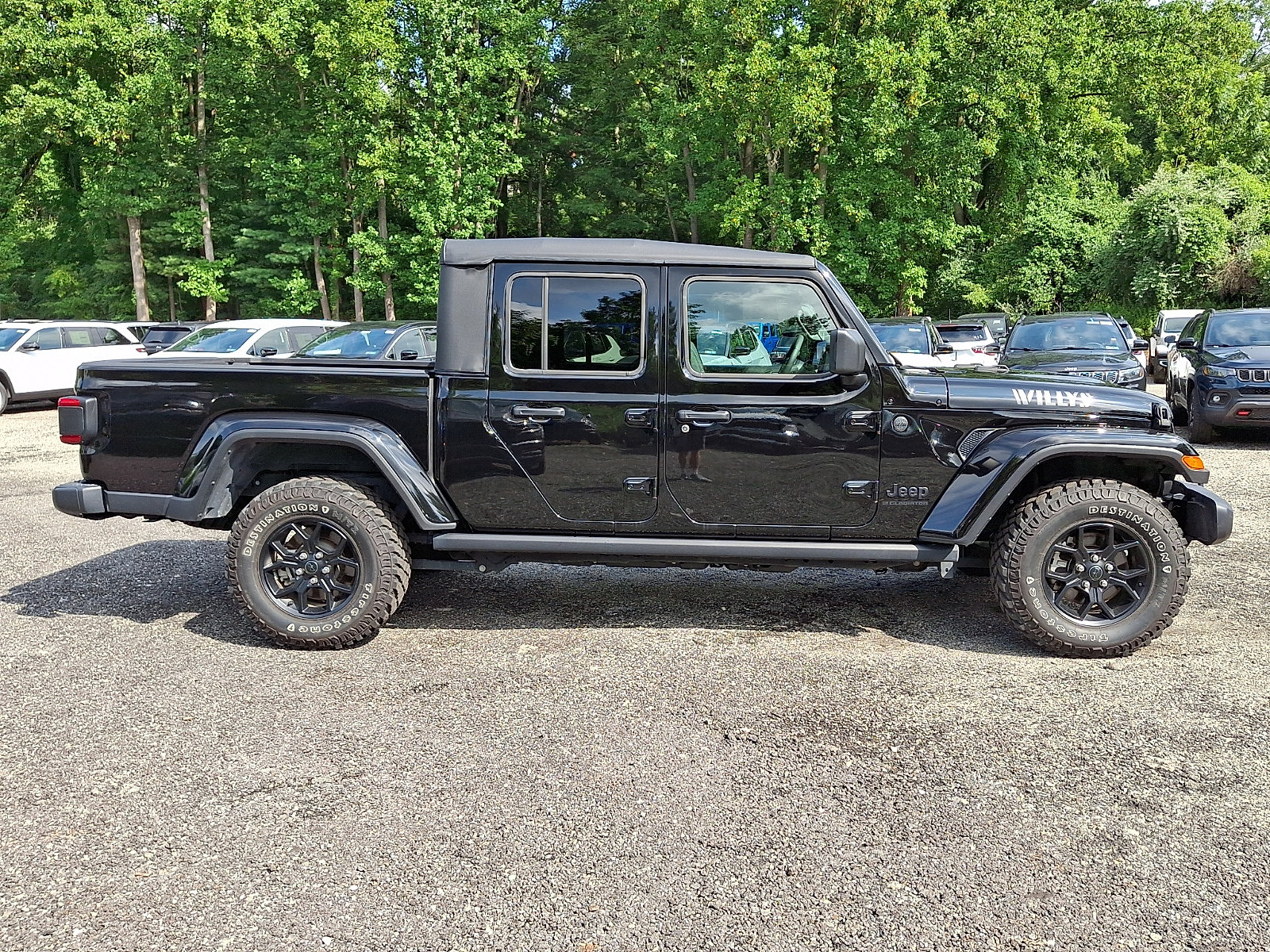 Certified 2025 Jeep Gladiator Sport AWD/4WD image 7