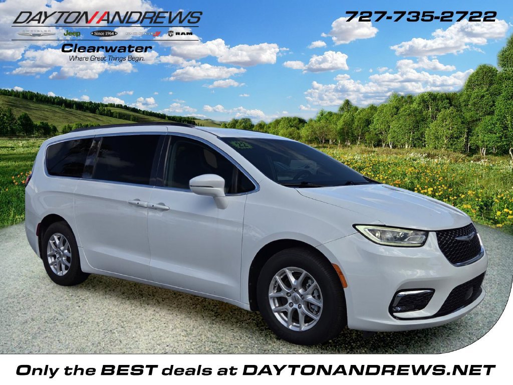 Used 2022 Chrysler Pacifica Touring-L FWD image 1