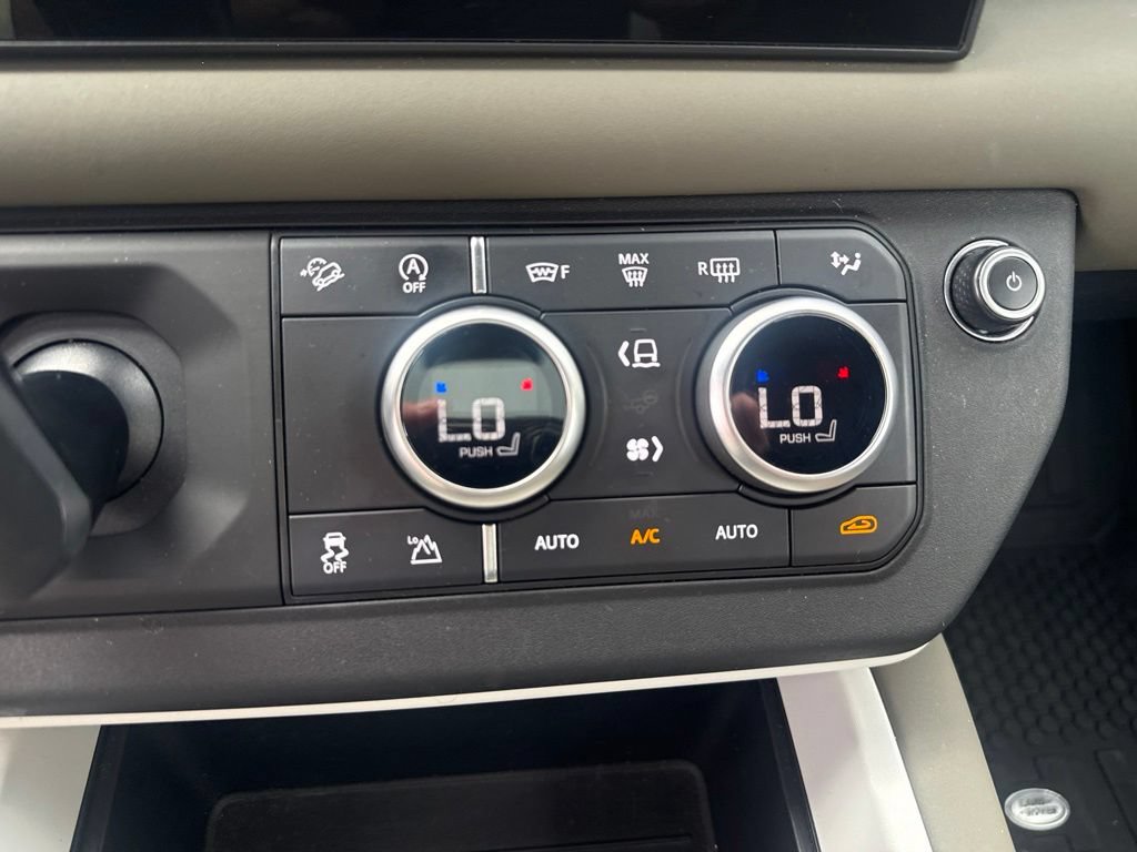 Used 2025 Land Rover Defender 110 S AWD/4WD image 22